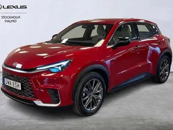 Röd Ny 2025 Lexus LBX SUV | 359 000 kr (Marknadspris)