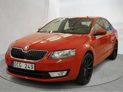 Röd Begagnad 2014 Skoda Octavia | 80 000 kr (Marknadspris)