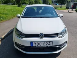 Vit Begagnad 2016 VW Polo Halvkombi | 65 000 kr (Marknadspris)