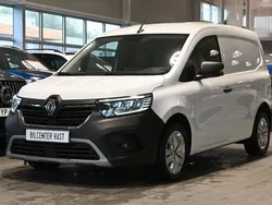 Vit Begagnad 2023 Renault Kangoo Minibuss | 219 000 kr (Marknadspris)