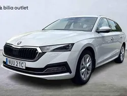 Vit Begagnad 2022 Skoda Octavia Kombi | 249 900 kr