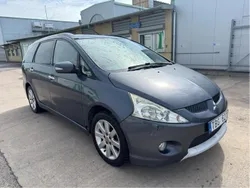 Grå Begagnad 2006 Mitsubishi Grandis Minibuss | 22 000 kr (Marknadspris)