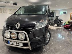 Svart Begagnad 2015 Renault Trafic Van | 119 900 kr
