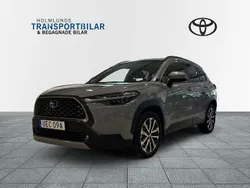 Grå Begagnad 2024 Toyota Corolla Cross Style SUV | 399 900 kr (Marknadspris)