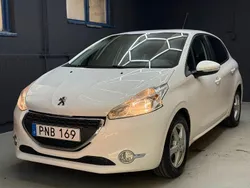 Vit Begagnad 2014 Peugeot 208 Halvkombi | 44 900 kr (Bra pris)