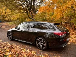 Svart Begagnad 2021 Mercedes CLA200 Shooting Brake AMG Kombi | 285 000 kr (Marknadspris)