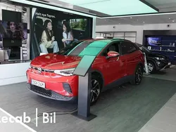 Mörkröd (kings red metallic) Ny 2025 VW ID.4 Pro SUV | 580 700 kr