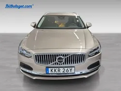 Grå Begagnad 2024 Volvo V90 Plus Kombi | 519 000 kr (Marknadspris)