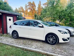 Vit Begagnad 2016 Peugeot 308 Allure Kombi | 89 000 kr (Marknadspris)