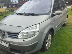 Grå Begagnad 2004 Renault Grand Scénic II Minibuss | 15 900 kr