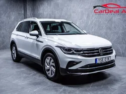 Vit Begagnad 2022 VW Tiguan SUV | 309 800 kr (Superpris)