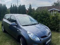 Grå Begagnad 2010 Hyundai i20 Select Halvkombi | 87 000 kr (Lite dyr)