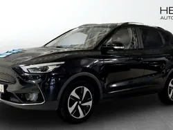 Svart (black) Begagnad 2022 MG ZS Luxury Sedan | 254 900 kr (Superpris)