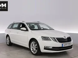 Vit Begagnad 2020 Skoda Octavia Style Kombi | 212 000 kr (Marknadspris)