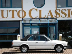 Vit Begagnad 1984 BMW 320 Sedan | 169 000 kr