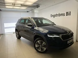 Blå Begagnad 2023 Skoda Karoq Style SUV | 329 000 kr (Marknadspris)