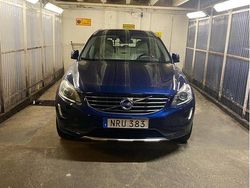Blå Begagnad 2015 Volvo XC60 Ocean Race SUV | 169 999 kr (Marknadspris)