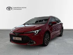 Röd Ny 2024 Toyota Corolla Style Kombi | 354 900 kr (Marknadspris)
