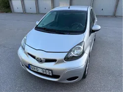 Silver Begagnad 2009 Toyota Aygo Halvkombi | 24 500 kr (Dyr)