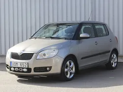Ljusbrun Begagnad 2009 Skoda Fabia Halvkombi | 24 900 kr (Marknadspris)