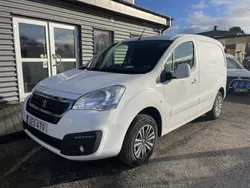 Vit Begagnad 2019 Peugeot Partner Minibuss | 89 000 kr (Bra pris)