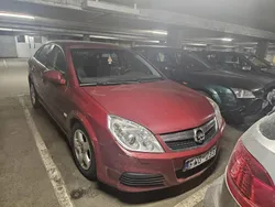 Röd Begagnad 2007 Opel Vectra Halvkombi | 20 000 kr (Marknadspris)