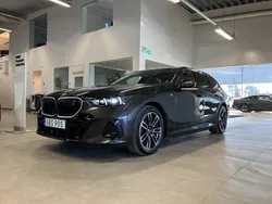 Grå/silver Ny 2024 BMW i5 Efficient Dynamics Sedan | 942 700 kr (Marknadspris)