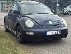 Blå Begagnad 2000 VW Beetle Highline Halvkombi | 17 000 kr (Dyr)