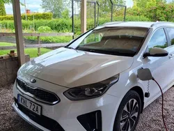 Vit Begagnad 2021 Kia Ceed Kombi | 210 000 kr (Marknadspris)