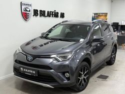 Mörkgrå (grå) Begagnad 2016 Toyota RAV4 Hybrid Active SUV | 209 700 kr (Marknadspris)