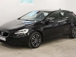 Svart Begagnad 2016 Volvo V40 Momentum Kombi | 128 900 kr (Marknadspris)