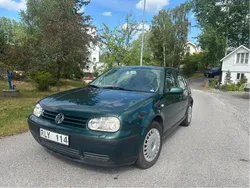 Grön Begagnad 2000 VW Golf IV Trendline Halvkombi | 17 500 kr (Lite dyr)