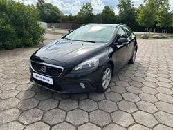 Svart Begagnad 2013 Volvo V40 CC Momentum Kombi | 93 500 kr (Marknadspris)