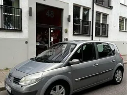 Grå Begagnad 2005 Renault Scénic II Minibuss | 29 900 kr (Marknadspris)