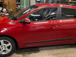 Mörkröd Begagnad 2016 Hyundai i20 Edition Halvkombi | 45 000 kr (Marknadspris)