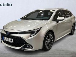 Silver Begagnad 2025 Toyota Corolla Style Kombi | 339 900 kr (Marknadspris)