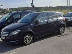 Svart Begagnad 2014 Mercedes 200 Halvkombi | 17 000 kr