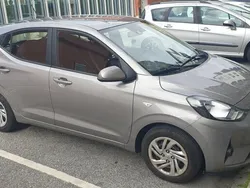 Grå Begagnad 2022 Hyundai i10 Essential Halvkombi | 146 000 kr (Bra pris)