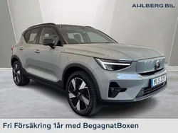 Grå Begagnad 2023 Volvo XC40 Plus SUV | 459 500 kr