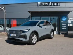 Grå Begagnad 2023 Audi Q4 e-tron Sport SUV | 459 900 kr (Marknadspris)