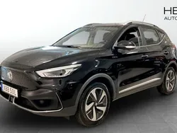 Svart (red) Begagnad 2021 MG ZS Luxury Sedan | 244 900 kr (Superpris)