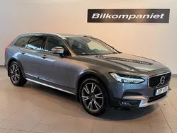 Grå Begagnad 2017 Volvo V90 CC Inscription Kombi | 329 900 kr (Marknadspris)