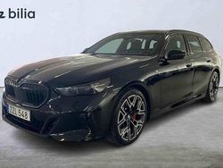Svart Begagnad 2025 BMW 530e M Sport Kombi | 699 900 kr (Marknadspris)