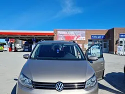 Brun Begagnad 2013 VW Touran Minibuss | 75 000 kr (Bra pris)