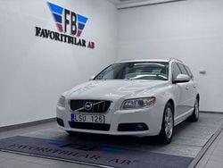 Vit Begagnad 2011 Volvo V70 Summum Kombi | 99 500 kr (Dyr)