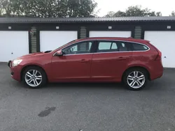 Röd Begagnad 2013 Volvo V60 Momentum Kombi | 95 000 kr (Marknadspris)