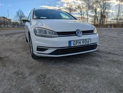 Vit Begagnad 2018 VW Golf VII Kombi | 116 000 kr (Marknadspris)