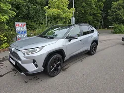 Grå Begagnad 2021 Toyota RAV4 Hybrid Style SUV | 390 000 kr (Marknadspris)