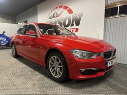 Röd Begagnad 2015 BMW 318 Luxury Line Sedan | 139 900 kr (Marknadspris)