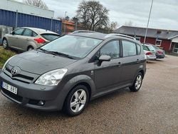 Grå Begagnad 2004 Toyota Corolla Verso Minibuss | 59 999 kr (Lite dyr)